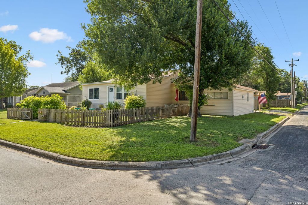 600 Winburn Ave, Schertz, TX 78154