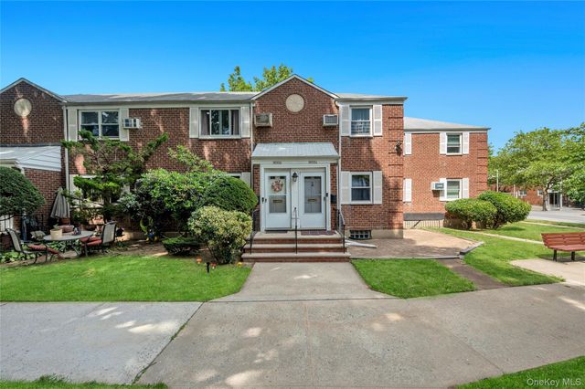 263-53 74th Avenue 90E31, Glen Oaks, NY 11004
