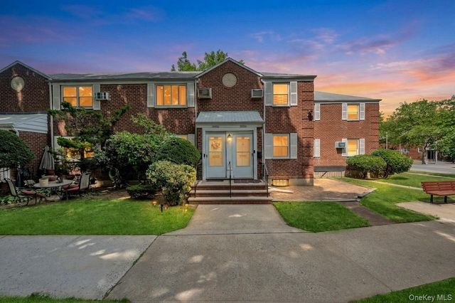 263-53 74th Avenue 90E31, Glen Oaks, NY 11004