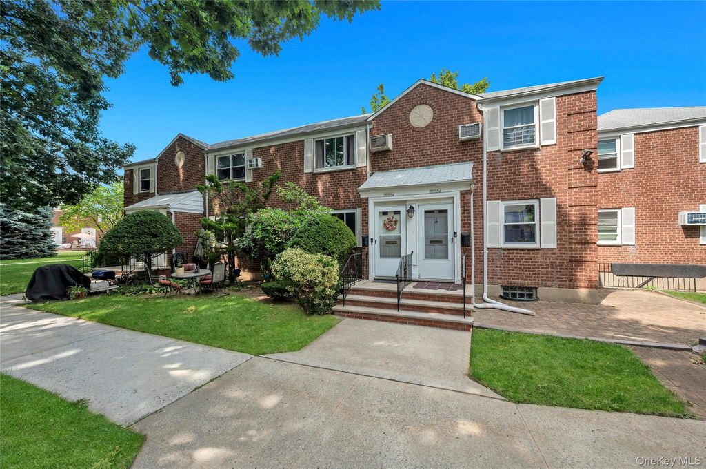 263-53 74th Avenue 90E31, Glen Oaks, NY 11004