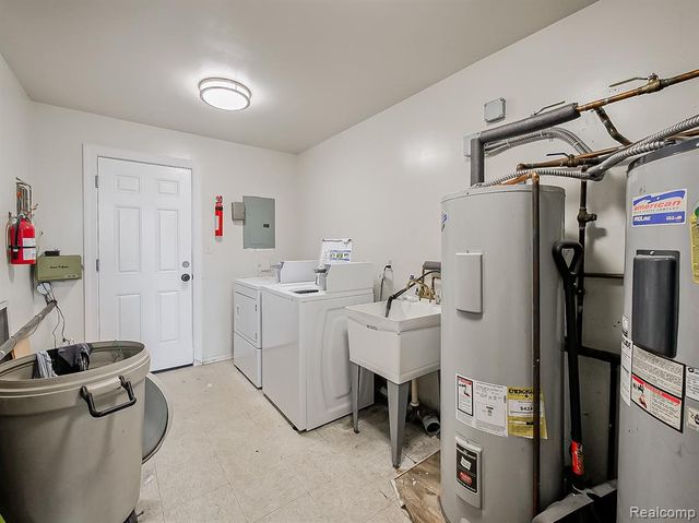 211 Summit Ridge D, White Lake, MI 48386
