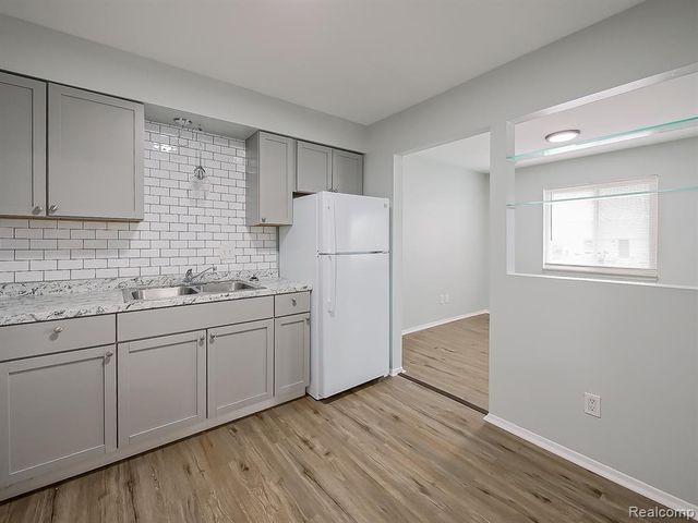 211 Summit Ridge D, White Lake, MI 48386