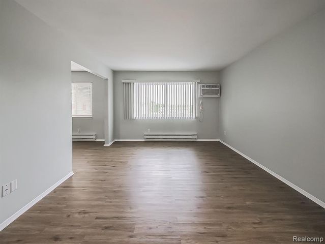 211 Summit Ridge D, White Lake, MI 48386