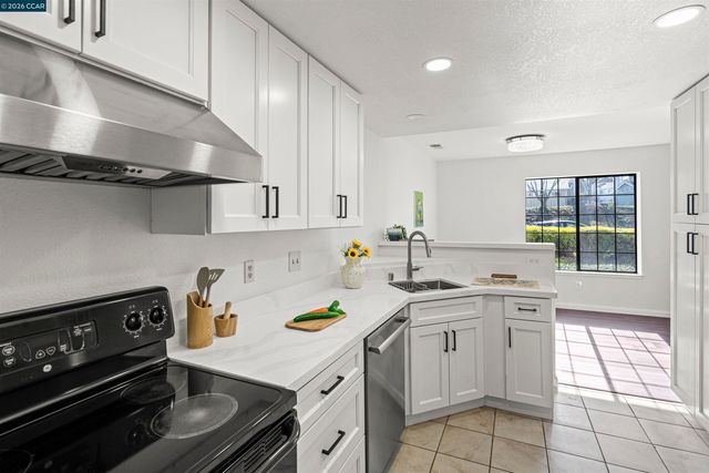 1001 Devonwood, Hercules, CA 94547