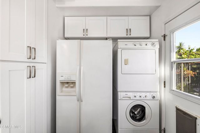 1484 N Rose Street, Burbank, CA 91505