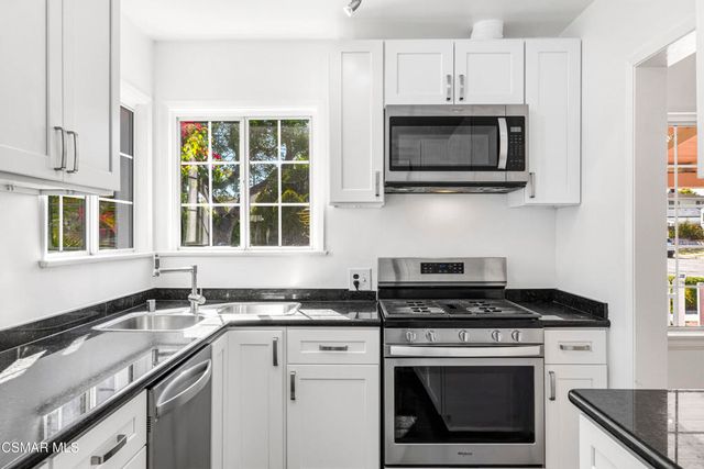 1484 N Rose Street, Burbank, CA 91505