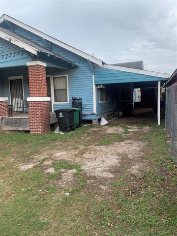 5001 Sherman Street, Houston, TX 77011