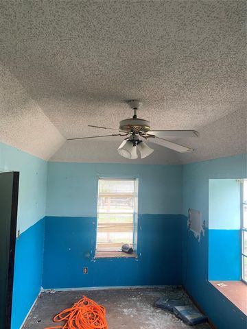 5001 Sherman Street, Houston, TX 77011