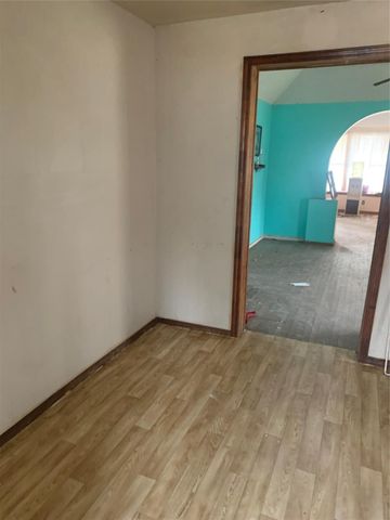 5001 Sherman Street, Houston, TX 77011