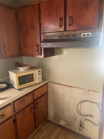 5001 Sherman Street, Houston, TX 77011