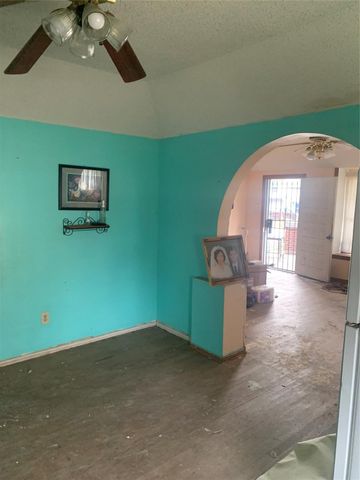 5001 Sherman Street, Houston, TX 77011