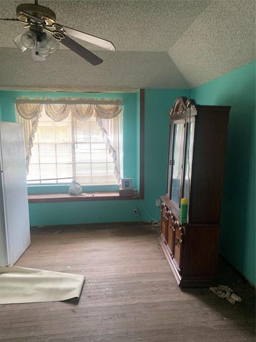 5001 Sherman Street, Houston, TX 77011