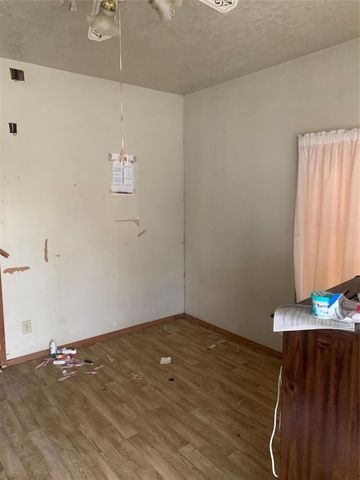 5001 Sherman Street, Houston, TX 77011