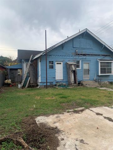 5001 Sherman Street, Houston, TX 77011