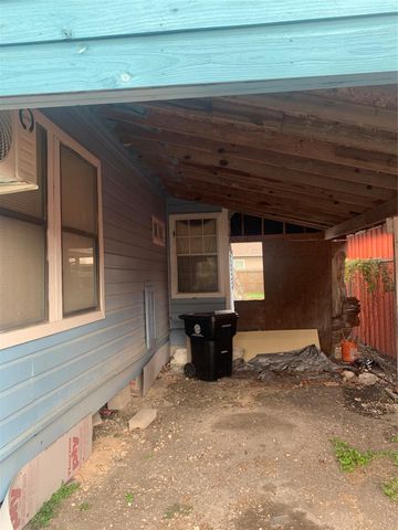 5001 Sherman Street, Houston, TX 77011