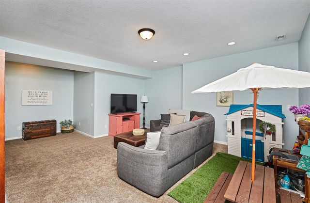 516 Sycamore Street, Dallas Center, IA 50063