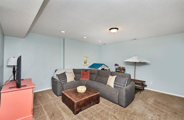 516 Sycamore Street, Dallas Center, IA 50063