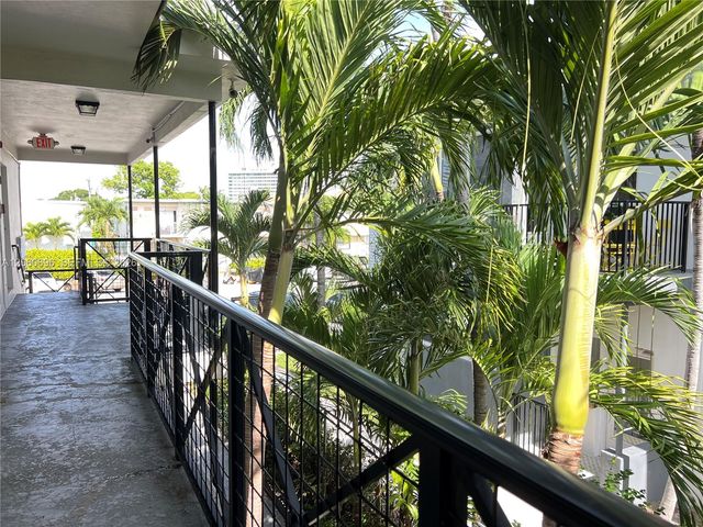 7315 Byron Ave 12, Miami Beach, FL 33141