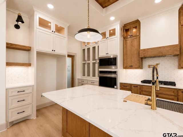 16255 County Road 441, Lindale, TX 75771