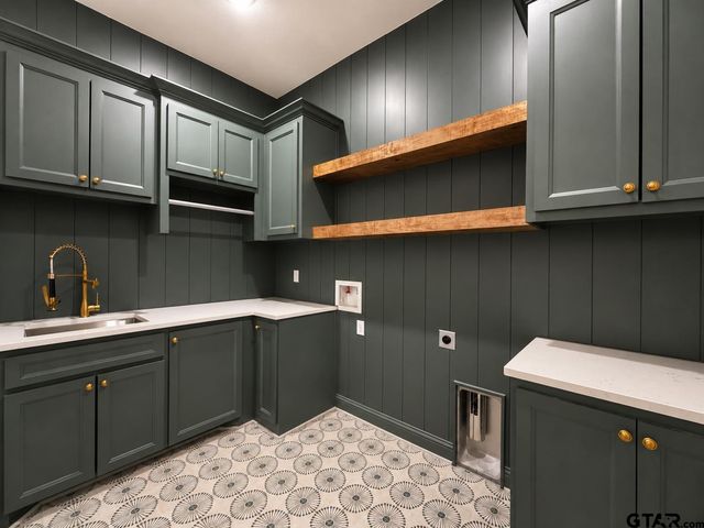 16255 County Road 441, Lindale, TX 75771