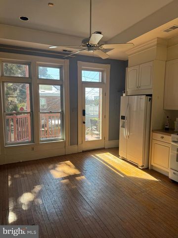 2033 E PRATT ST, Baltimore, MD 21231