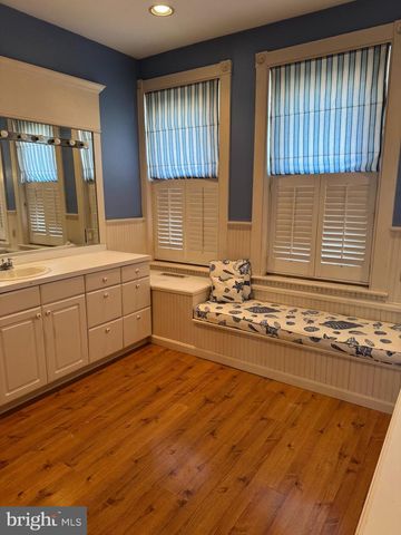 2033 E PRATT ST, Baltimore, MD 21231