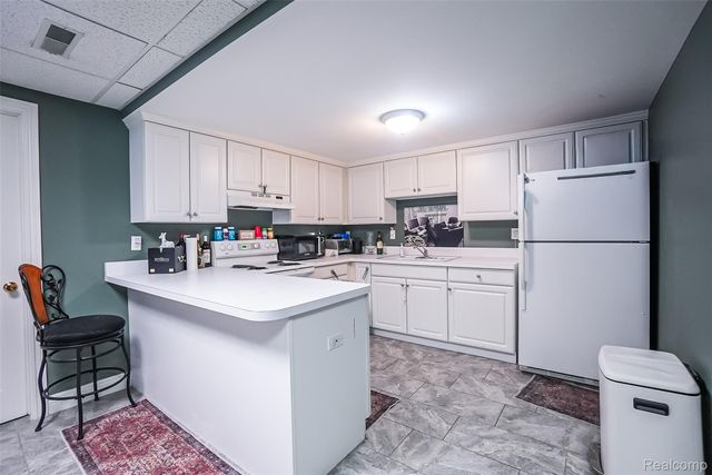 54182 Queensborough Drive, Shelby Charter Township, MI 48315