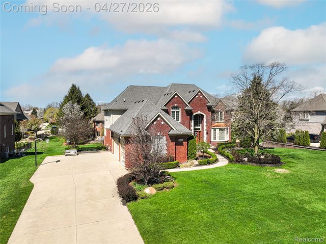 54182 Queensborough Drive, Shelby Charter Township, MI 48315
