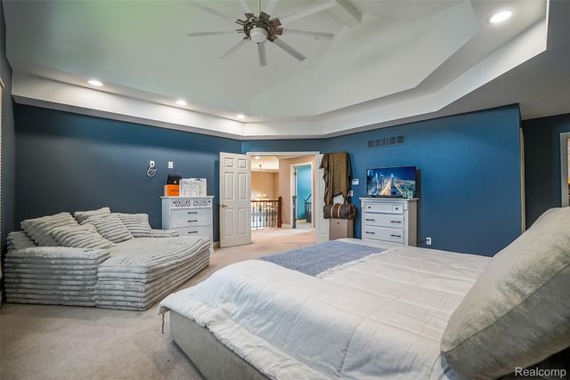 54182 Queensborough Drive, Shelby Charter Township, MI 48315