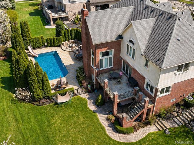 54182 Queensborough Drive, Shelby Charter Township, MI 48315