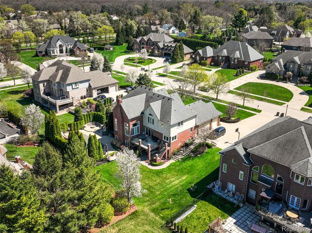 54182 Queensborough Drive, Shelby Charter Township, MI 48315
