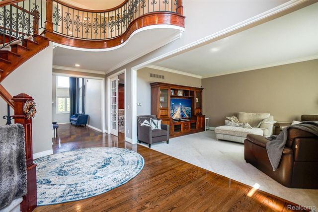 54182 Queensborough Drive, Shelby Charter Township, MI 48315