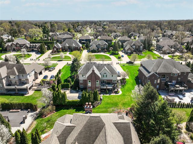 54182 Queensborough Drive, Shelby Charter Township, MI 48315