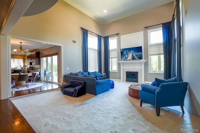 54182 Queensborough Drive, Shelby Charter Township, MI 48315