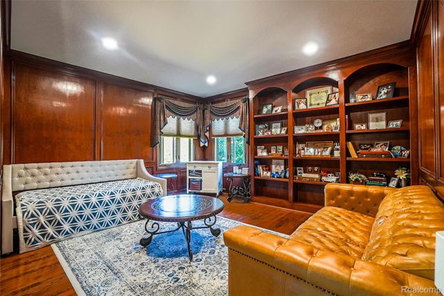 54182 Queensborough Drive, Shelby Charter Township, MI 48315