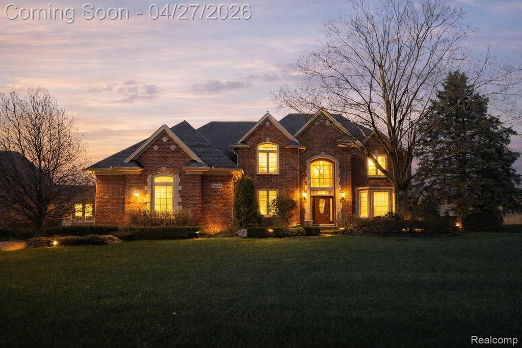 54182 Queensborough Drive, Shelby Charter Township, MI 48315