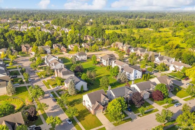 1143 Polo Drive, South Lyon, MI 48178