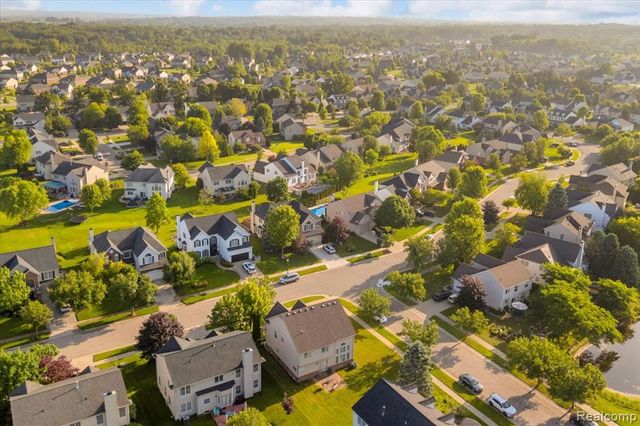 1143 Polo Drive, South Lyon, MI 48178