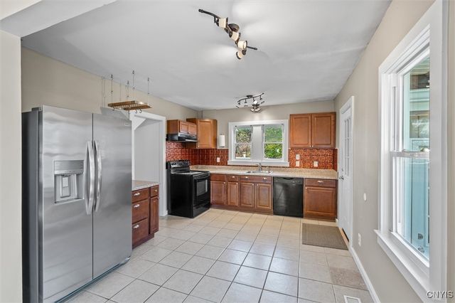 205 Elbow Road, Salina, NY 13212