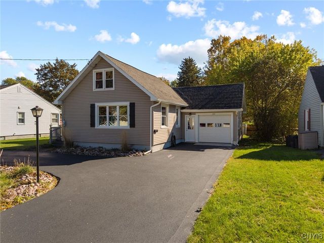 205 Elbow Road, Salina, NY 13212