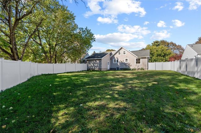 205 Elbow Road, Salina, NY 13212