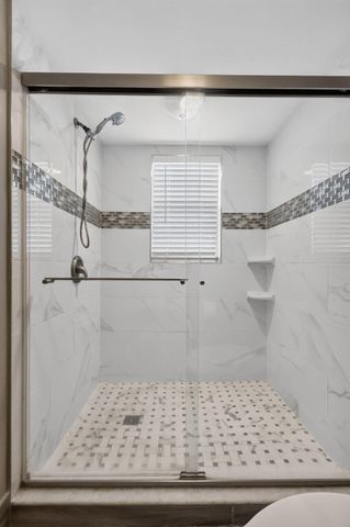 3951 Via Poinciana 209, Lake Worth, FL 33467