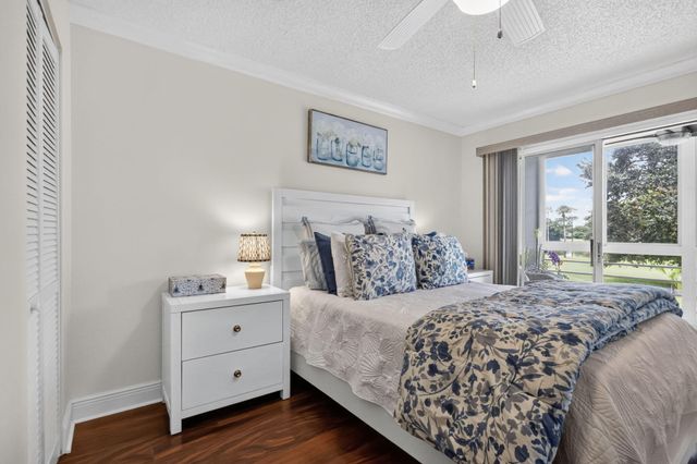 3951 Via Poinciana 209, Lake Worth, FL 33467