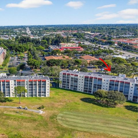 3951 Via Poinciana 209, Lake Worth, FL 33467