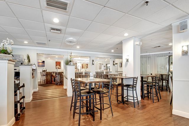 3951 Via Poinciana 209, Lake Worth, FL 33467