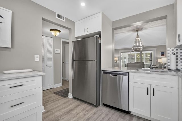 3951 Via Poinciana 209, Lake Worth, FL 33467