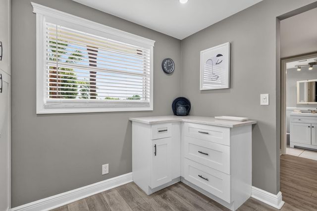 3951 Via Poinciana 209, Lake Worth, FL 33467