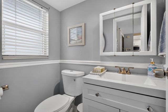 3951 Via Poinciana 209, Lake Worth, FL 33467