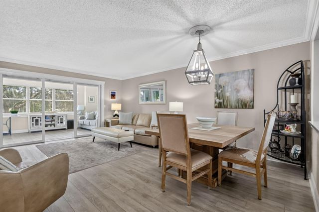 3951 Via Poinciana 209, Lake Worth, FL 33467