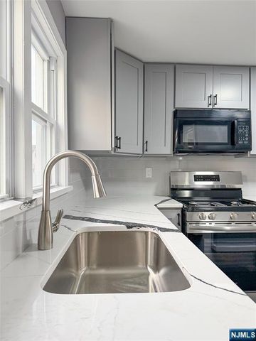 90 9th Street 2, Clifton, NJ 07011